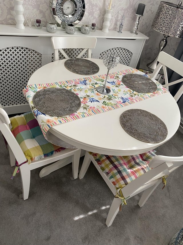 Preview of the first image of IKEA dining table and chairs.
