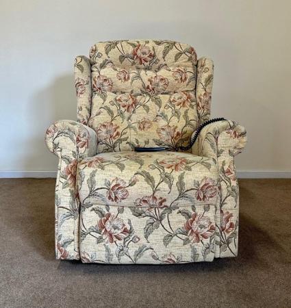 Image 4 of CELEBRITY ELECTRIC RISER RECLINER DUAL MOTOR CHAIR DELIVERY