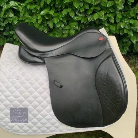 Image 5 of Kent and Masters 17.5 inch cob saddle