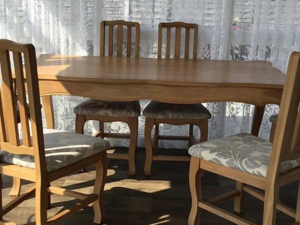 Image 3 of Light oak dining room table & 6 chairs,