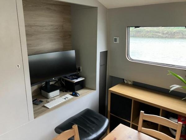 Image 29 of 66 x 12 Widebeam liveaboard completly off grid boat