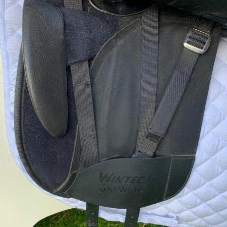 Image 5 of Wintec Wide 17 inch dressage saddle