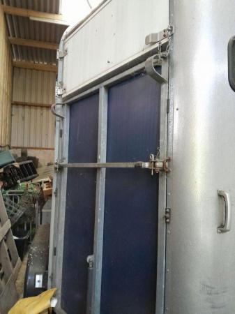 Image 3 of Ifor Williams HB505 Horse Trailer