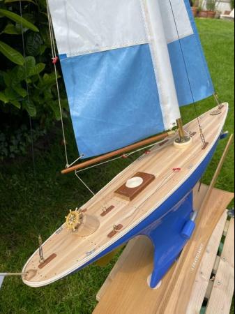 Image 2 of Restored Antique Pond Yacht - ''A Frayed Knot''
