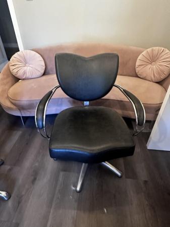 Image 2 of 2 x wash basins, 3x hydraulic salon chairs and 1 pink sofa