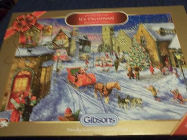 Image 1 of IT'S CHRISTMAS Gibson 1000 piece jigsaw puzzle