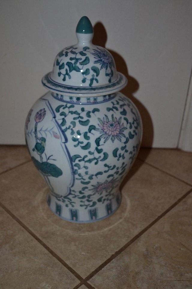 Preview of the first image of China Pot/ Vase.