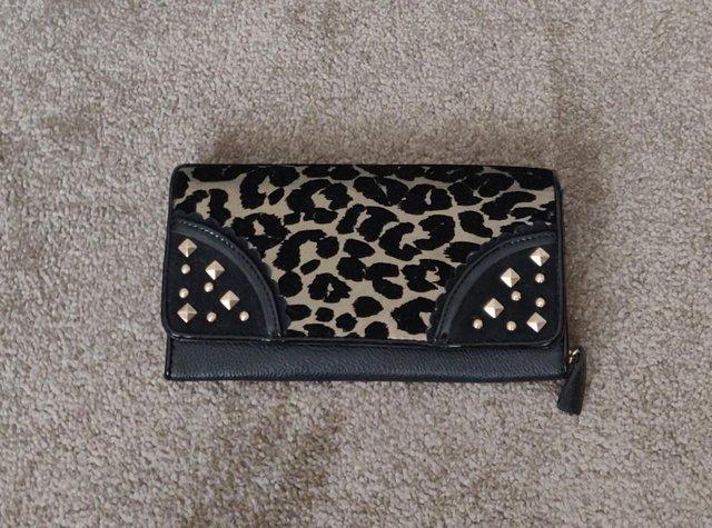 Preview of the first image of Lovely Ladies Animal Print Purse With Stud Detail   BX26.
