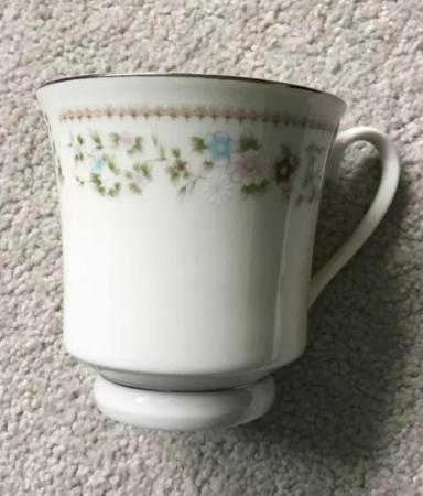 Image 1 of Vintage Hubei province Porcelain tea set, 6 Cups & 6 Saucers