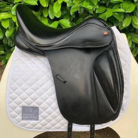 Image 9 of Kent & Masters 17.5 inch S-Series Surface Block Dressage