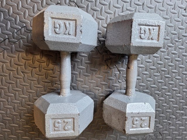 Preview of the first image of 25kg cast iron dumbbell pair.
