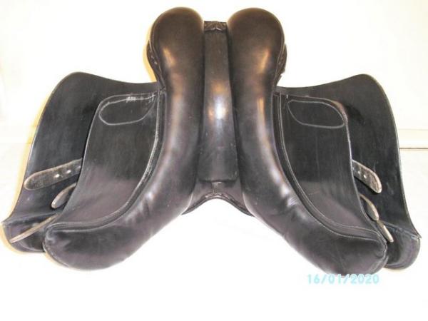 Image 11 of Ideal blk VSD 17" Wide fit. (48069/31) £320