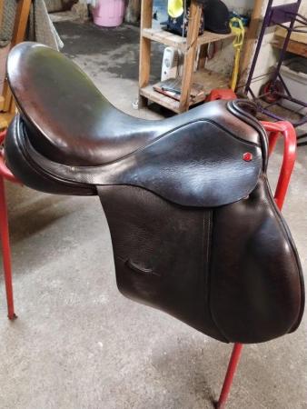 Image 1 of Albion 18½" brown GP saddle in good condition