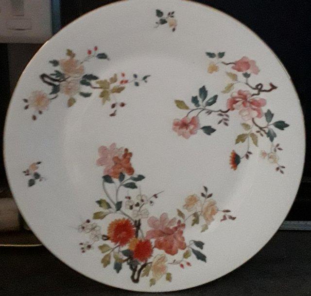 Preview of the first image of Royal Vale fine bone china plate.