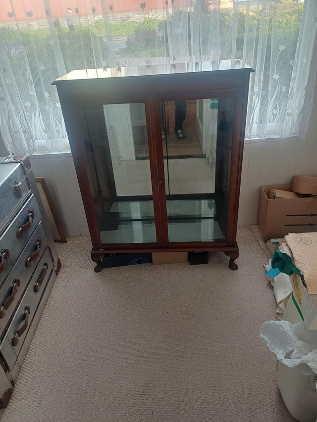 Preview of the first image of Vintage display cabinet.