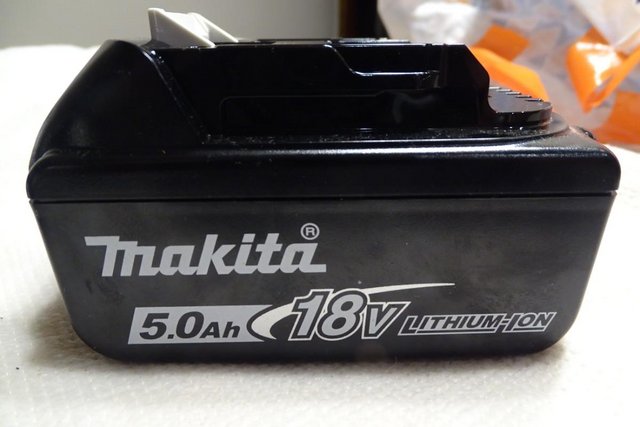 Image 1 of Makita 5AH 18v battery's, new, unused.