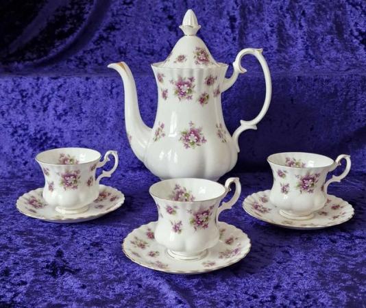 Image 3 of Royal Albert Sweet Violets Tea Set