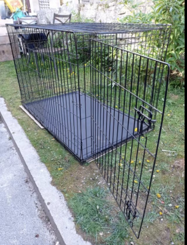 Preview of the first image of Extra large dog crate for sale..