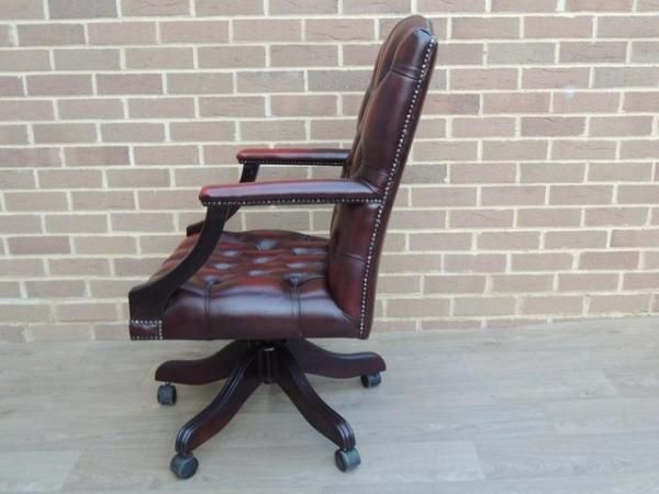 Image 5 of Dark Gainsborough Chair (UIK Delivery)