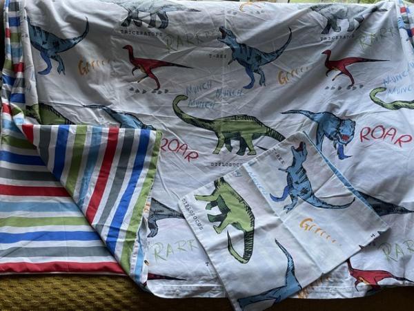 Image 1 of Single dinosaur duvet cover and pillow case