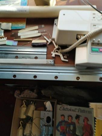 Image 2 of Knitting machine brother 950i, ribber and garter carriage, i