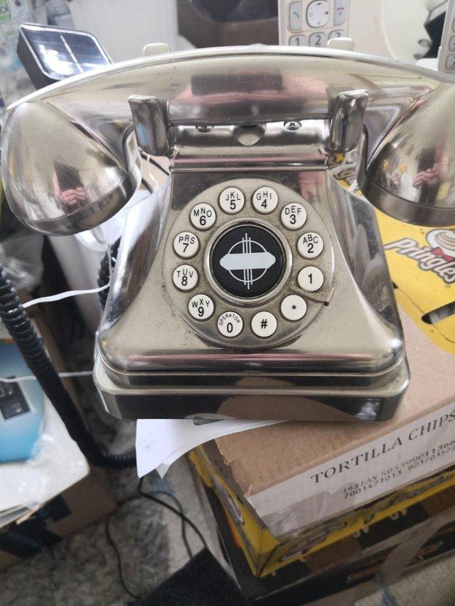 Preview of the first image of Silver Classic Telephone ! In good Condition.