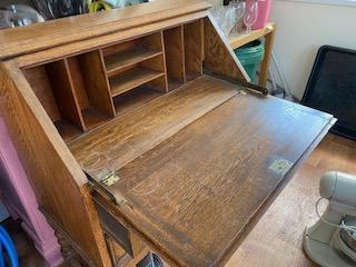 Image 2 of Medium solid Oak bureau with drawers