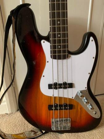 Image 3 of Fender Jazz bass copy like new