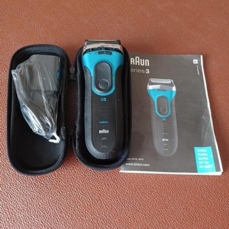 Image 2 of BRAUN MENS ELECTRIC SHAVER