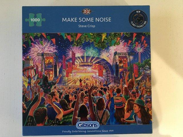 Preview of the first image of Gibson 1000 piece jigsaw titled Make Some Noise..