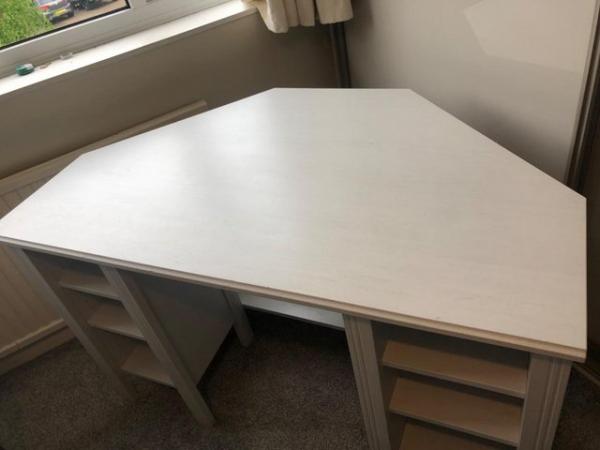 Image 3 of White corner desk or dressing table