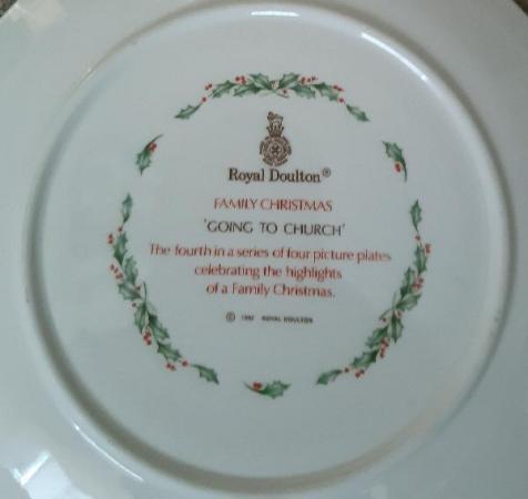 Image 3 of Vintage 1992 Royal Doulton Family Christmas Plate     BX18