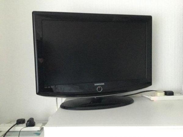 Image 3 of SAMSUNG 26”LED COLOUR TV with STAND