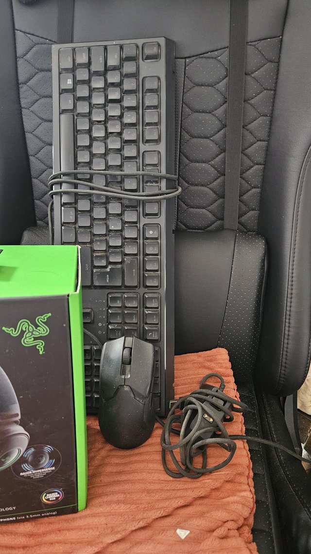 Preview of the first image of Razer headset keyboard and mouse.