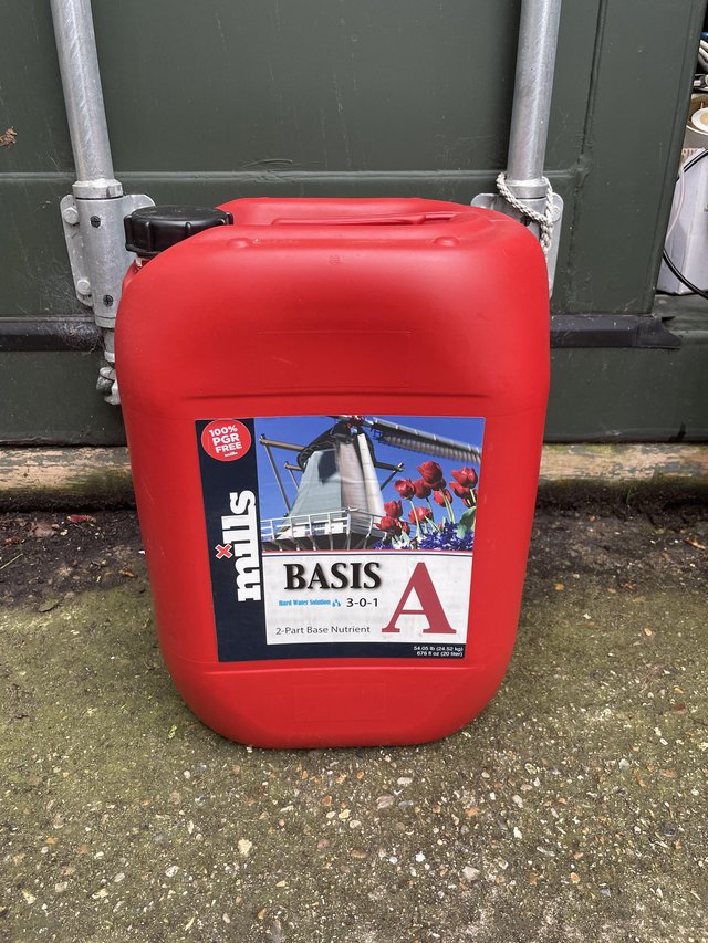 Preview of the first image of Mills Basis A & B Blended mineral & organic nutrients.