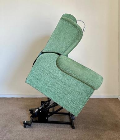 Image 14 of LUXURY ELECTRIC RISER RECLINER GREEN CHAIR ~ CAN DELIVER