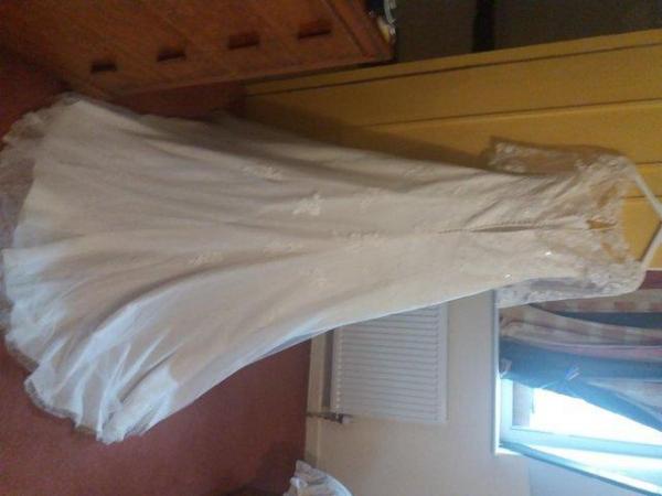 Image 3 of WEDDING DRESS NEARLE NEW - EXCELLENT CONDITION