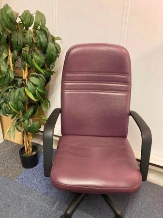 Image 4 of Mauve office/desk/task/swivel adjustable chair