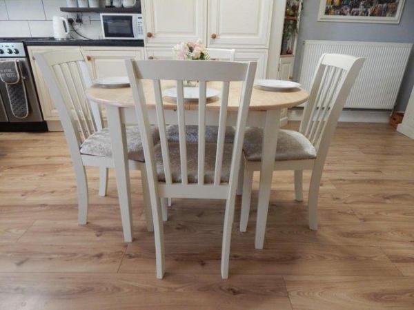 Image 7 of BEECH EXTENDING DINING TABLE / KITCHEN TABLE & 4 CHAIRS