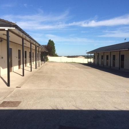 Image 2 of 1 x stables on Livery Yard