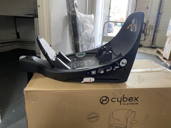 Image 2 of Cybex Base Z Isofix Base Pre Owned