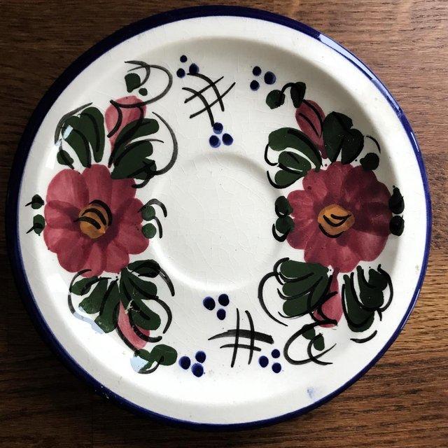 Preview of the first image of Vintage 6½” hand-painted saucer, Ceramicas Oliver, Spain..