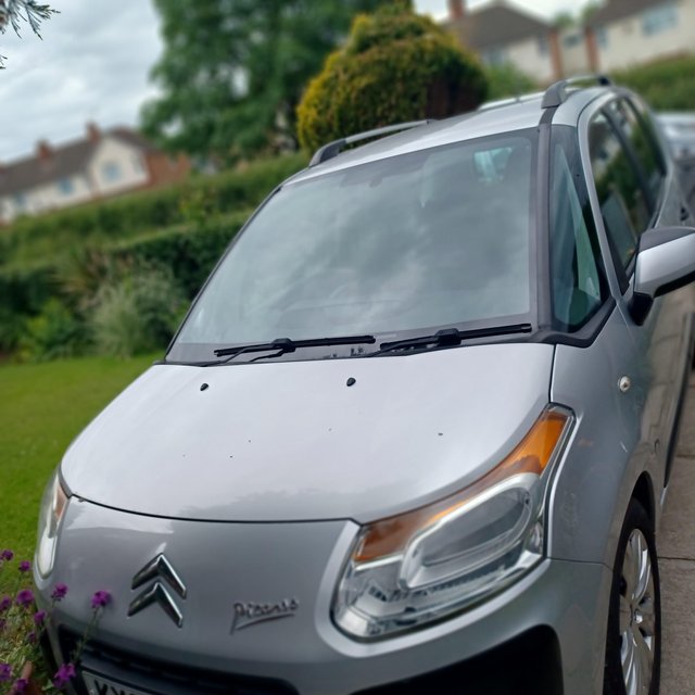 Preview of the first image of Exchange or sell CITROEN C3 PICASSO FOR MOTORBIKE.