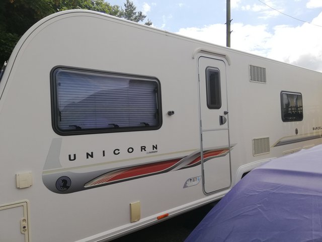 Preview of the first image of Bailey unicorn barcelona.