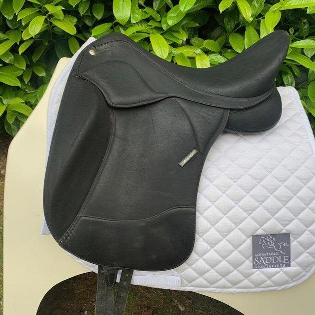 Preview of the first image of Wintec Pro dressage contourbloc 17.5 inch saddle.
