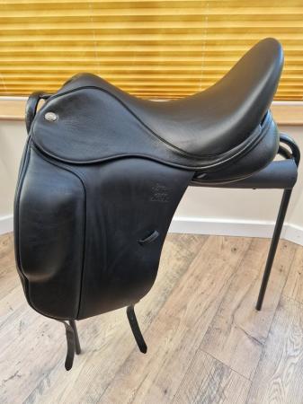 Image 2 of Fairfax Classic Dressage Saddle 17" in Black