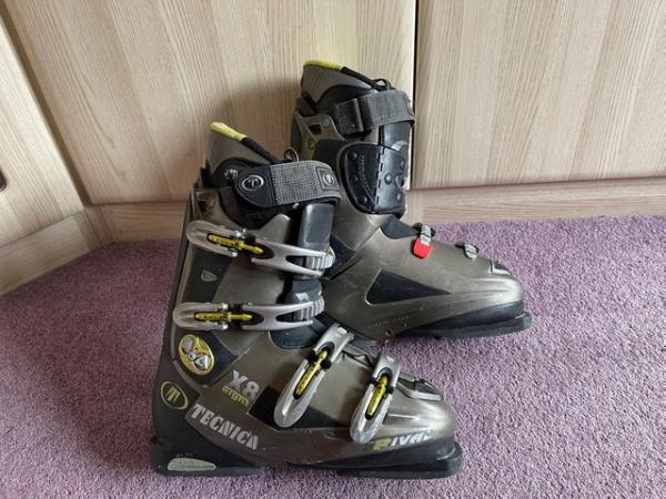 Image 1 of Men's Size 9 Tecnica Ski Boots