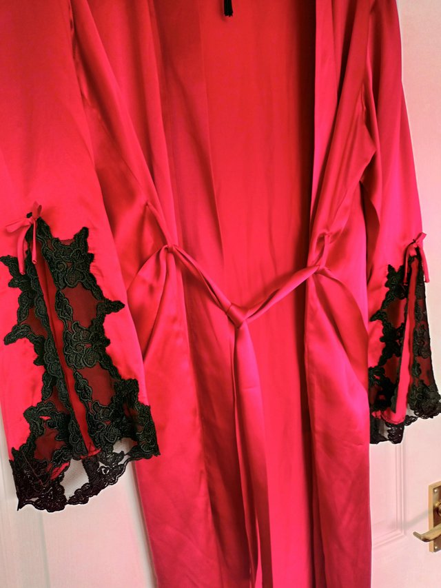Preview of the first image of La Senza Luxury Red Silk wrap in 12/14.