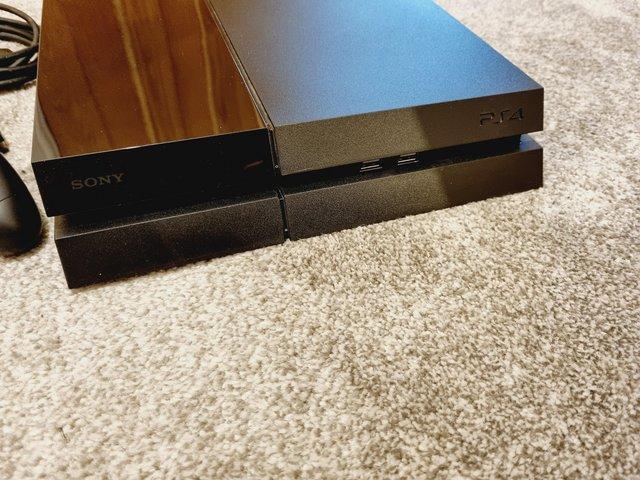 Preview of the first image of Sony PlayStation - PS4 excellent condition.