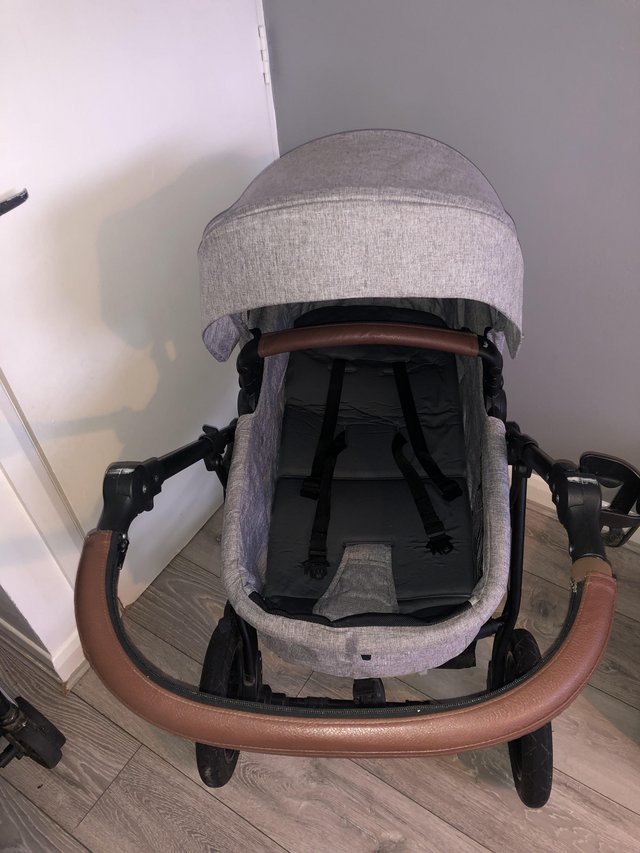 Preview of the first image of Grey Kinderkraft pushchair.